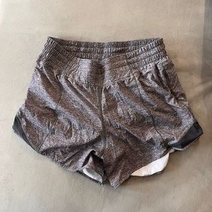 LULULEMON 4 inch hotty hot short